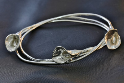 Bangle Lillies