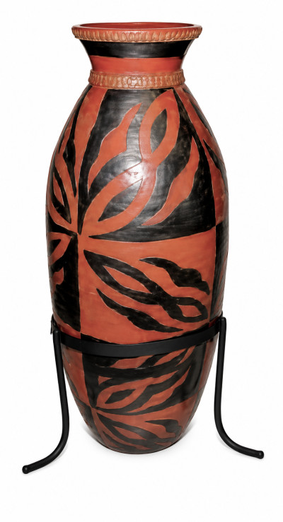 Graphite and Ochre Pot